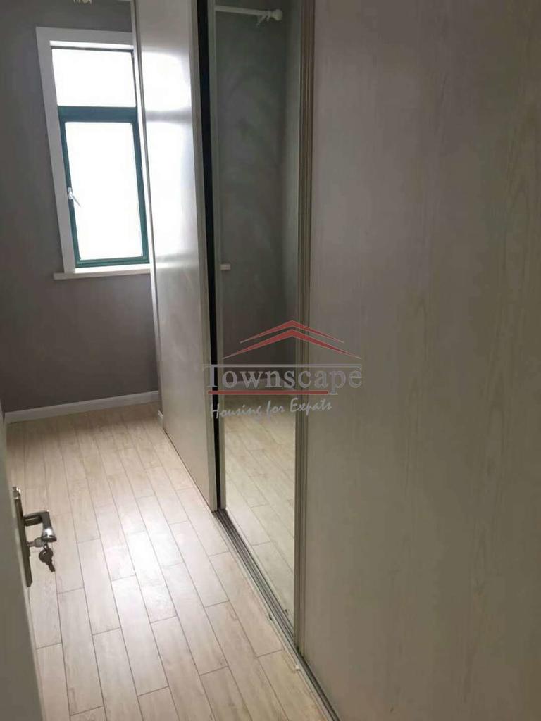  Great Value 4BR Apartment in Jingan