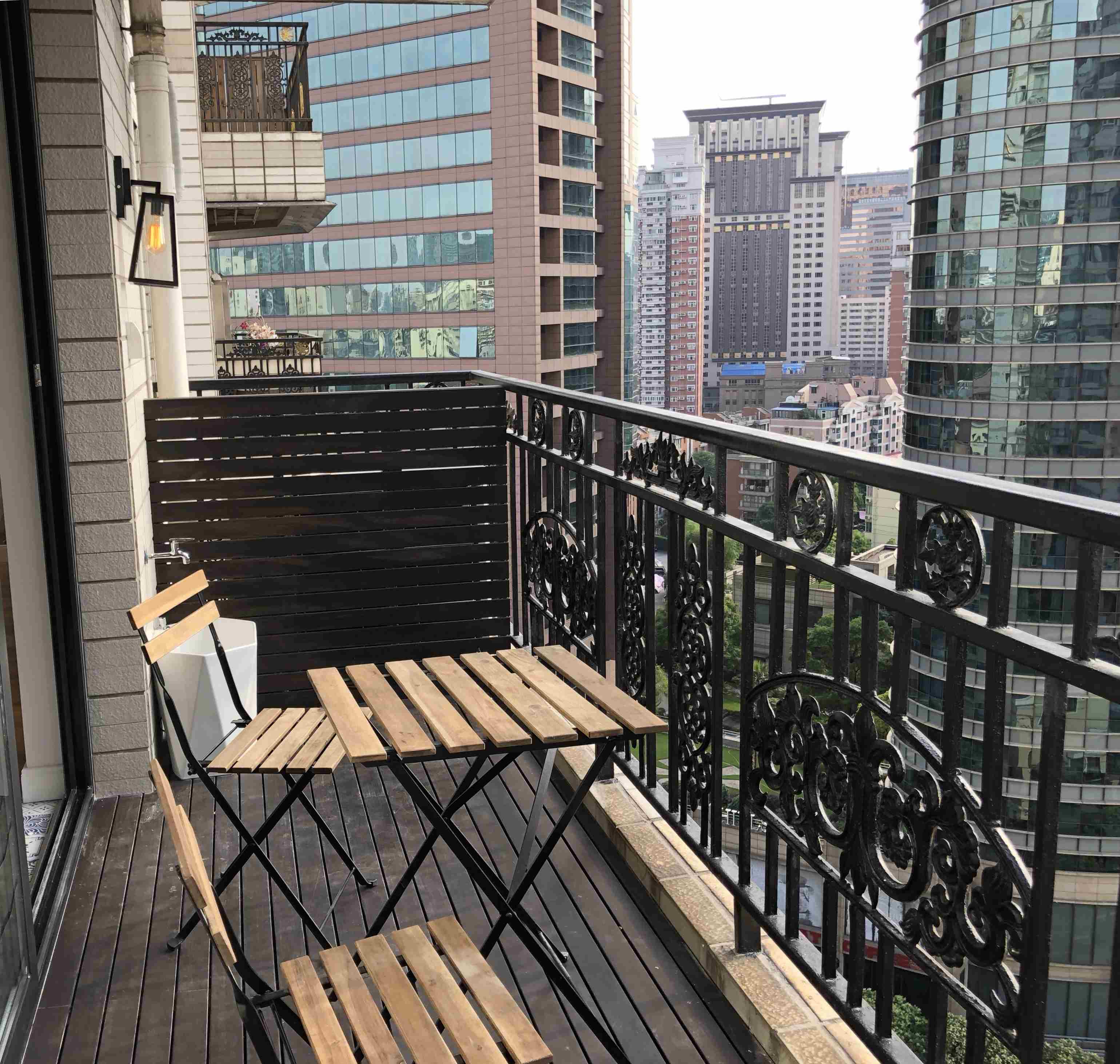  Ample 4BR Apartment with Floor Heating and View in Jingan