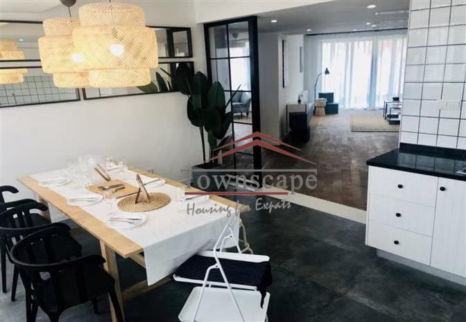  Modern 4BR Apartment in Jingan