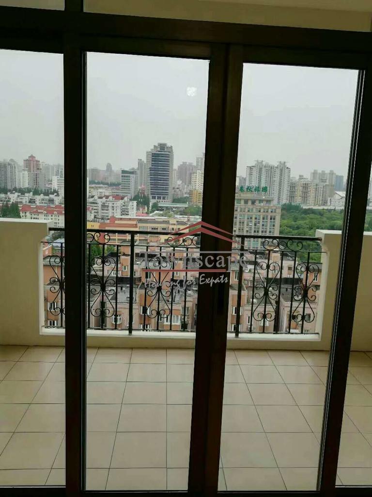  Renovated 4BR Apartment near Zhongshan Park