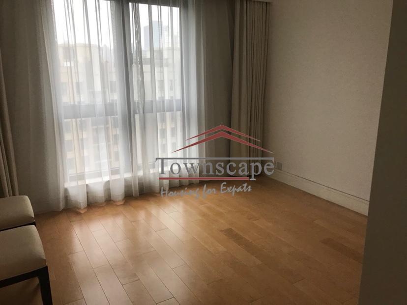  3-Bed Deluxe Apartment with Floor Heating in Xintiandi