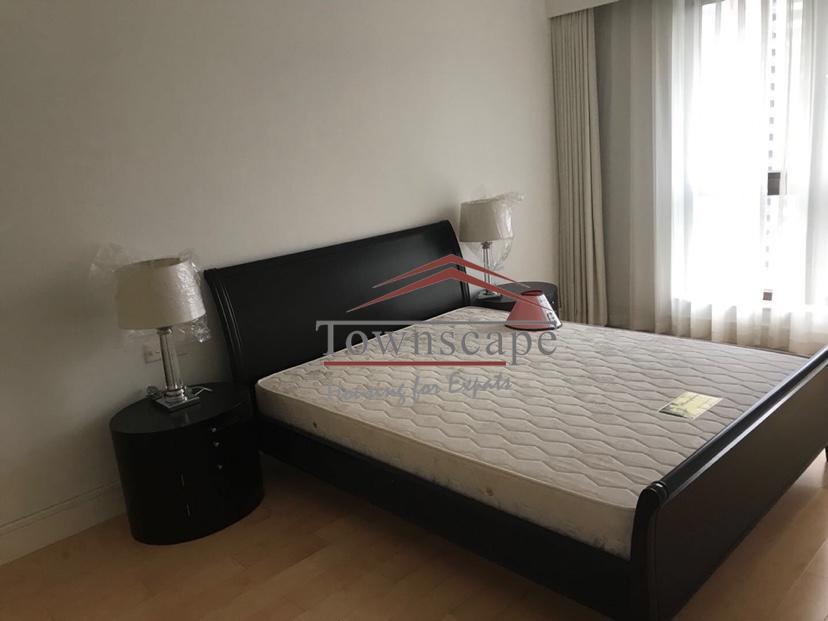  3-Bed Deluxe Apartment with Floor Heating in Xintiandi