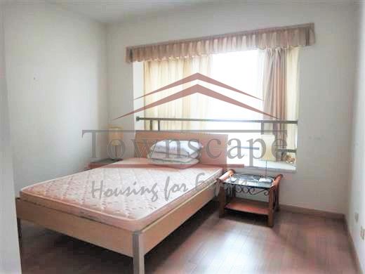  Clean 3BR Apartment incl Gym and Pool in Jingan