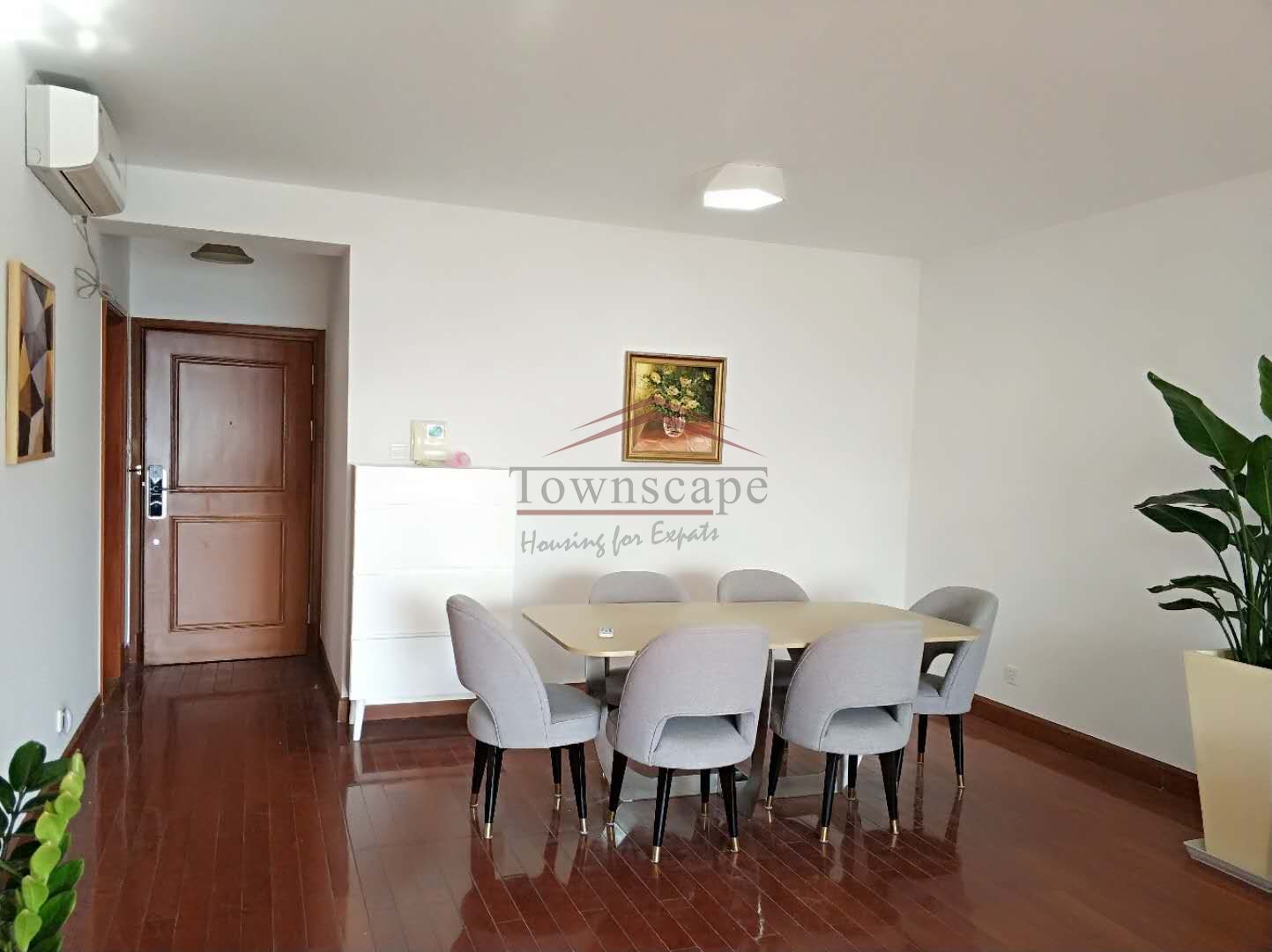  Modern 3BR Apartment for Rent in Anfu Road
