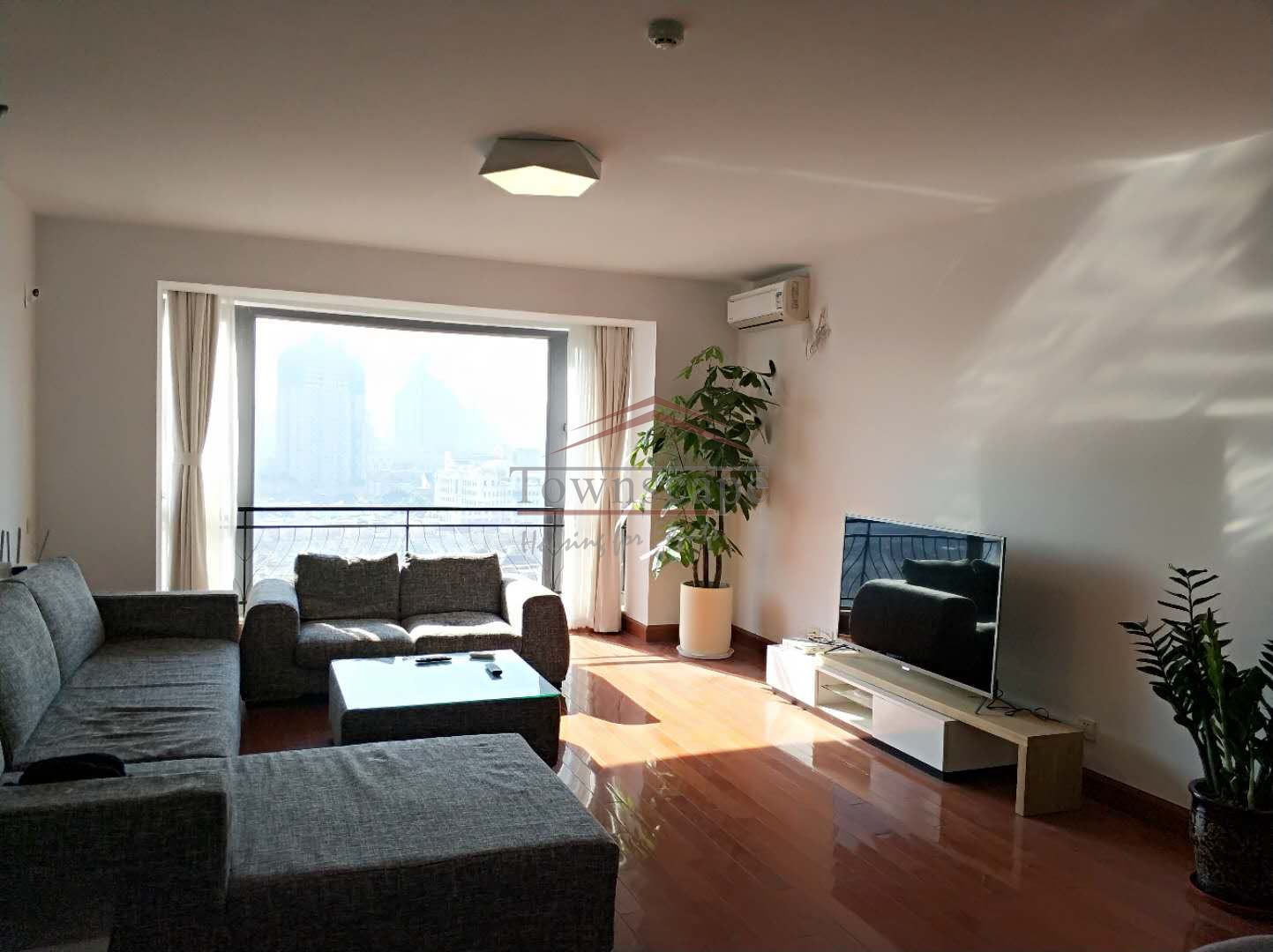  Modern 3BR Apartment for Rent in Anfu Road