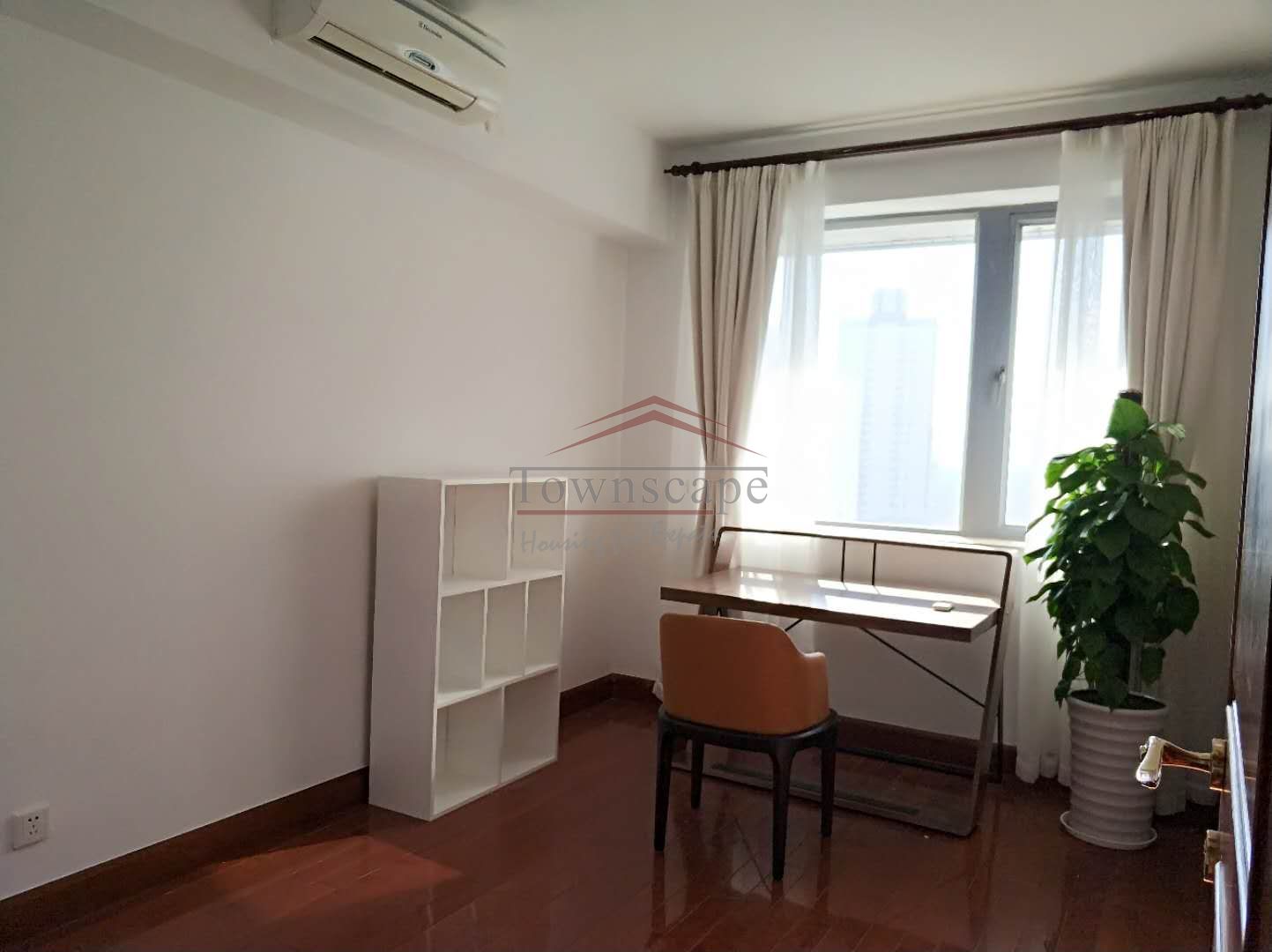  Modern 3BR Apartment for Rent in Anfu Road