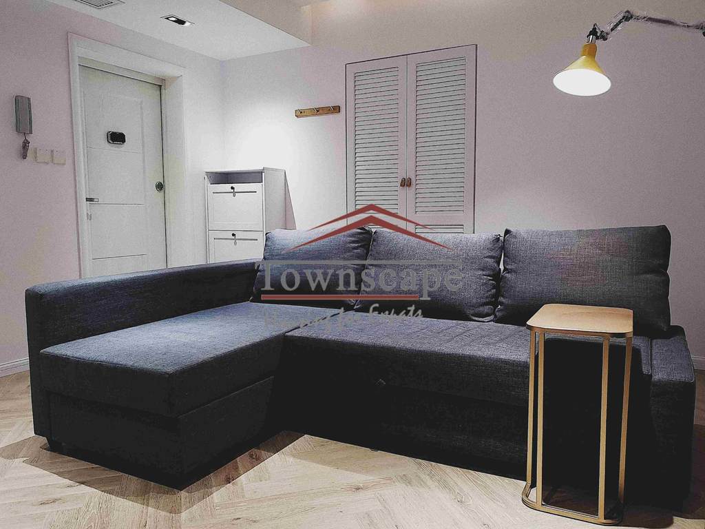  Sleek 1BR Apartment in Jingan District