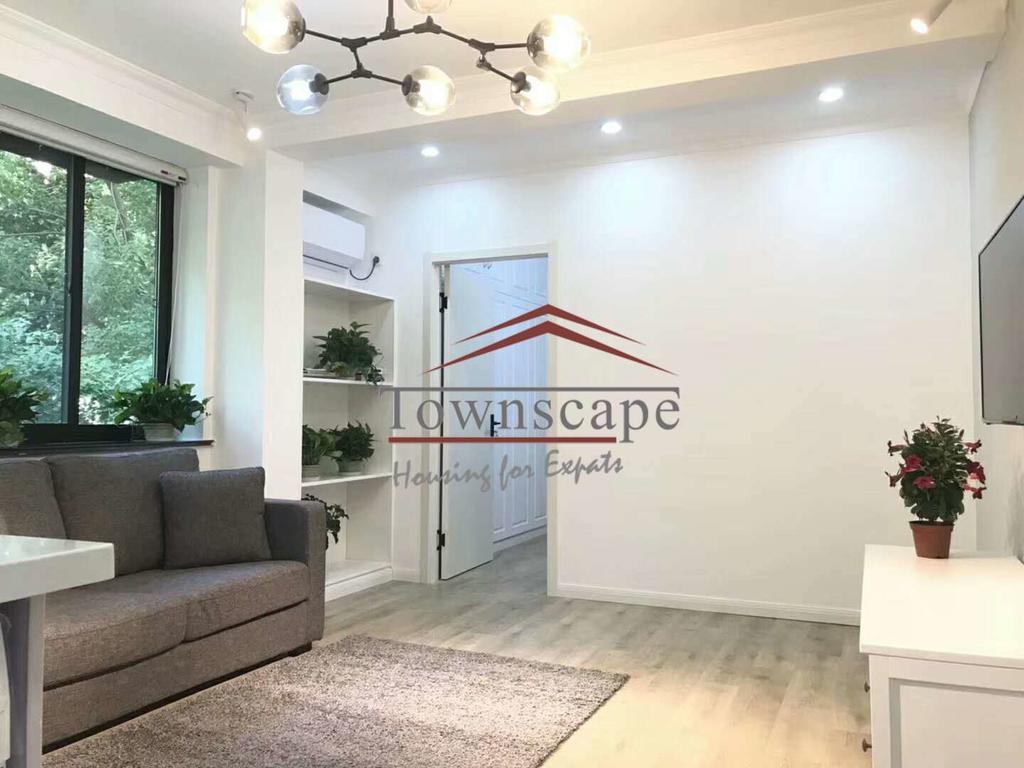  Renovated 1BR Apartment near West Nanjing Road