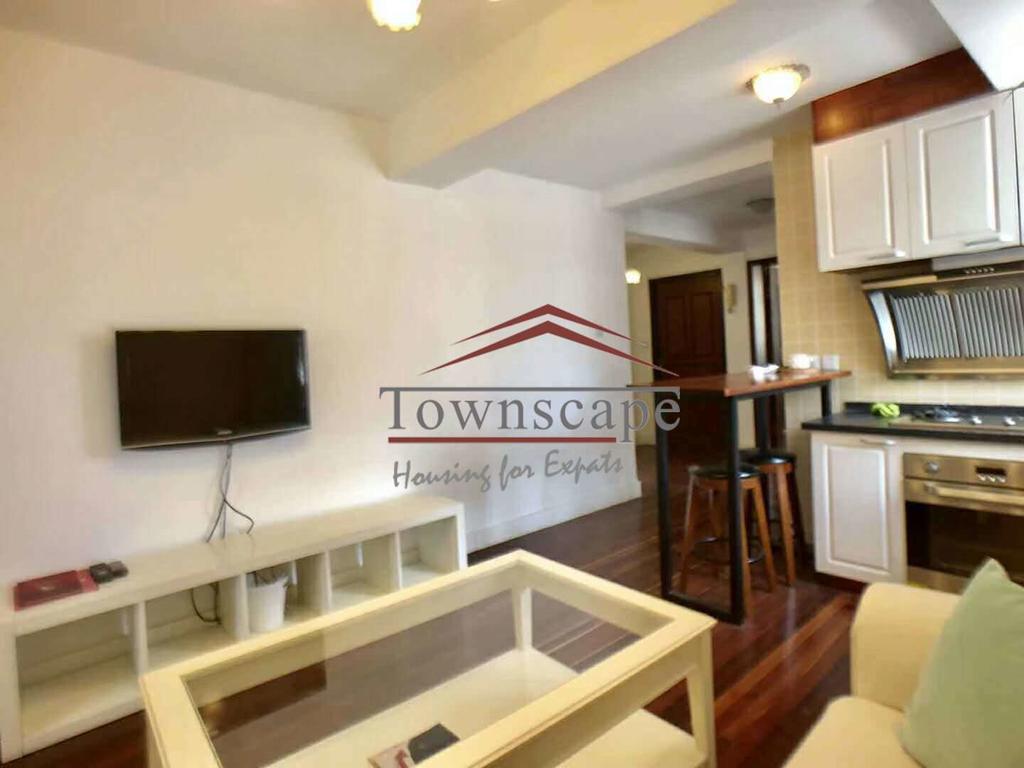  Renovated 2BR Apartment in Jingan Temple area