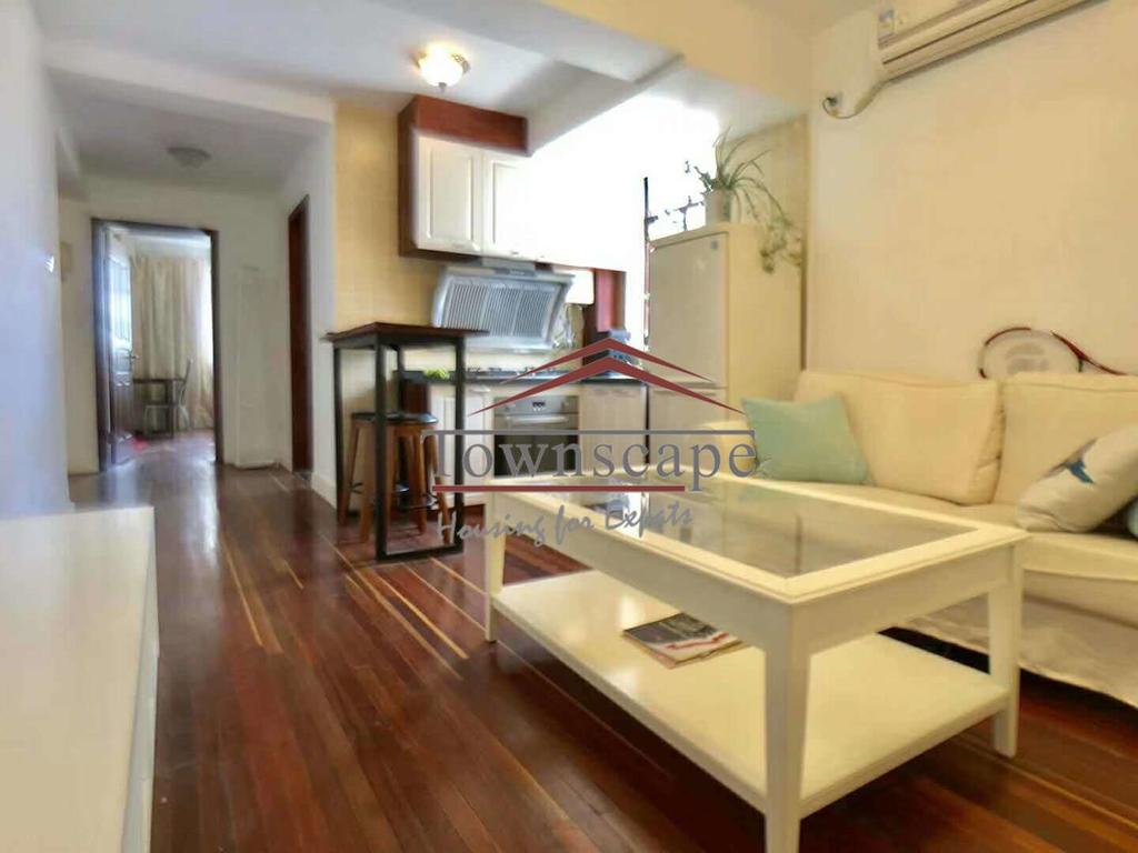  Renovated 2BR Apartment in Jingan Temple area