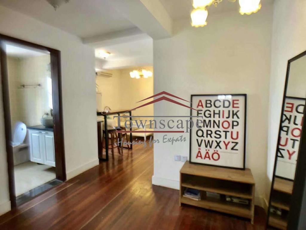  Renovated 2BR Apartment in Jingan Temple area