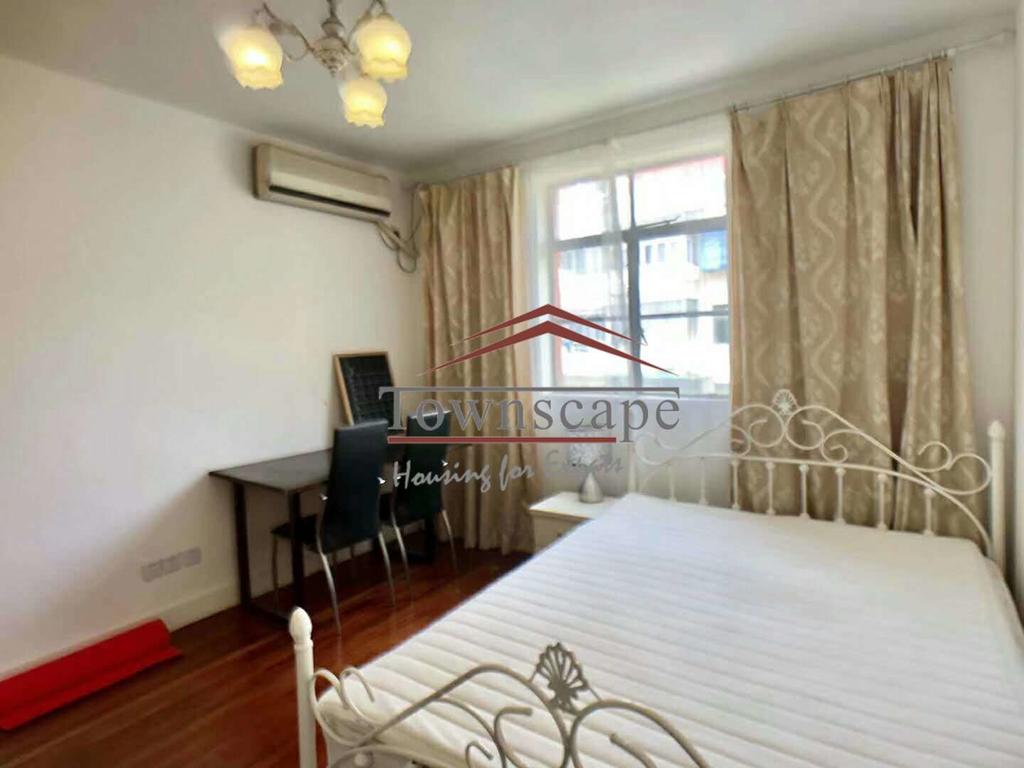  Renovated 2BR Apartment in Jingan Temple area