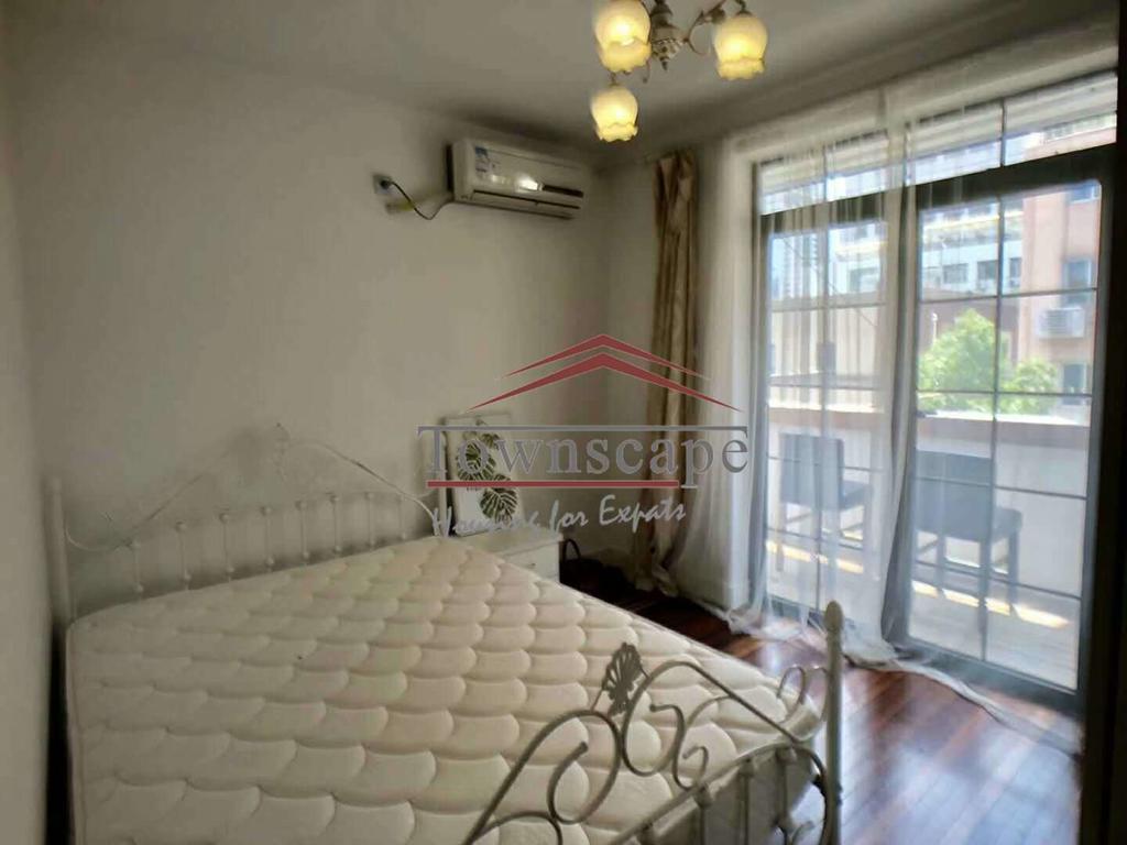  Renovated 2BR Apartment in Jingan Temple area