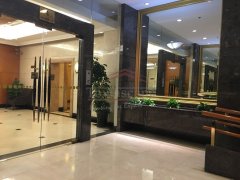  High-End 1BR Apartment in Lujiazui