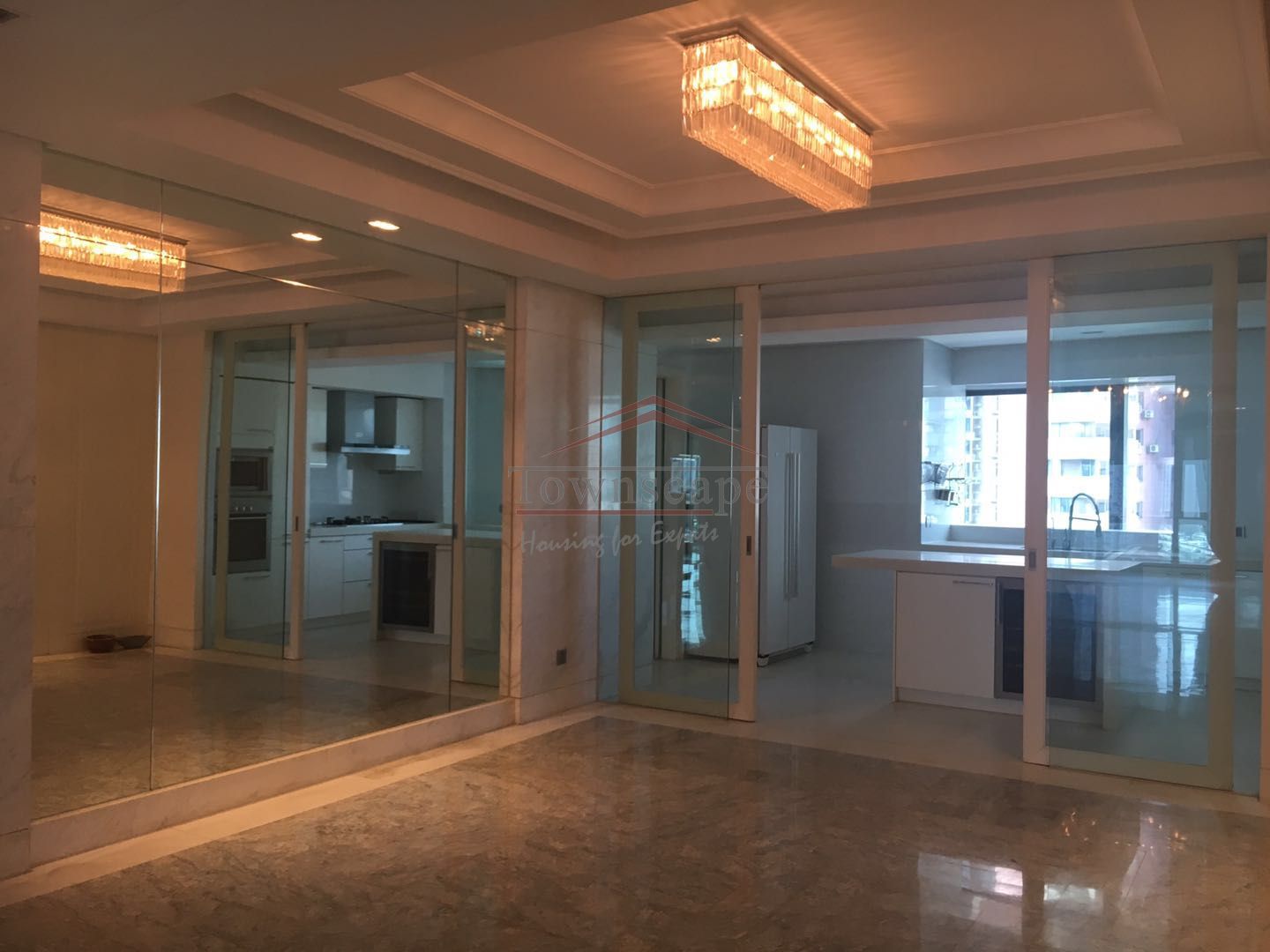  High-End 4BR 290sqm Apartment in Downtown