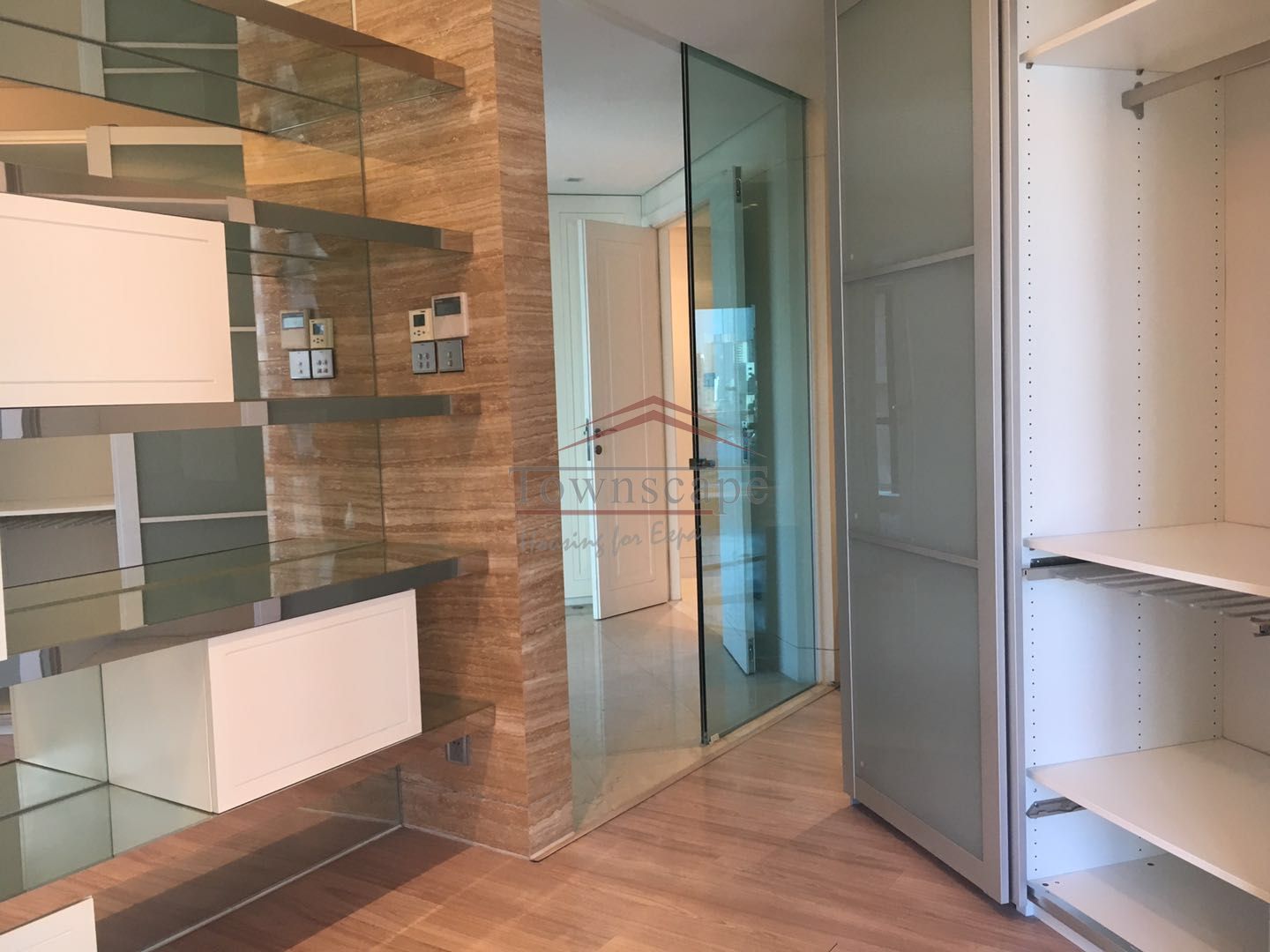  High-End 4BR 290sqm Apartment in Downtown
