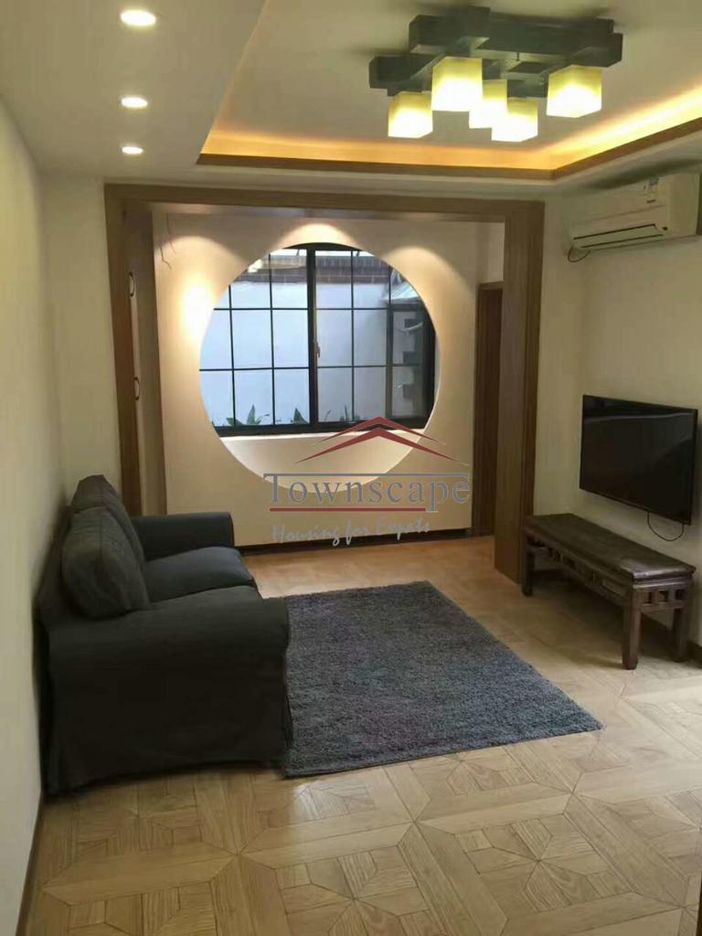  Renovated 2BR Apartment with Yard near Xujiahui Park