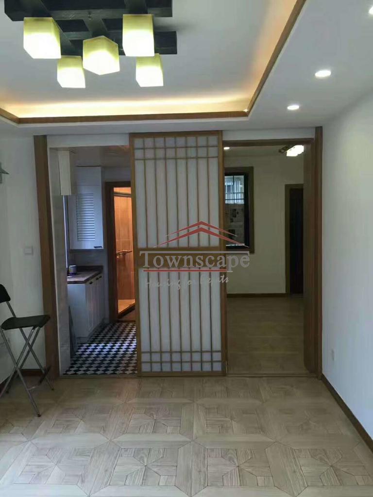  Renovated 2BR Apartment with Yard near Xujiahui Park