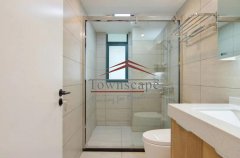  Immaculate 3BR Apartment with Floor Heating in Jingan