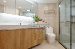  Immaculate 3BR Apartment with Floor Heating in Jingan