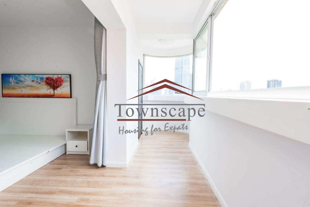  Spacious 3BR Apartment with Floor-Heating in Jingan