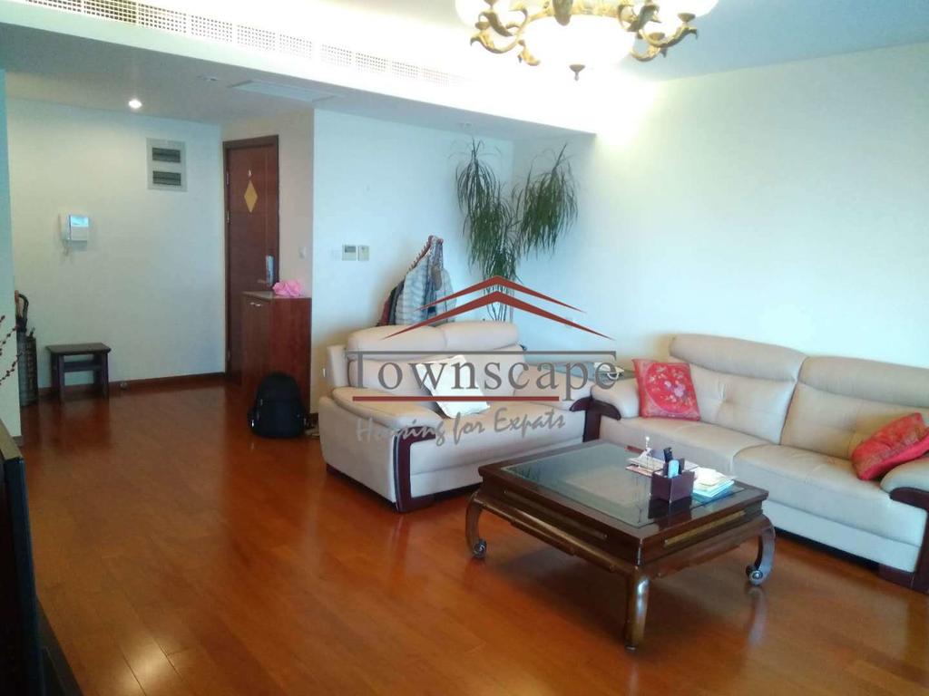  Family Apartment in Hongqiao near Metro Line 2