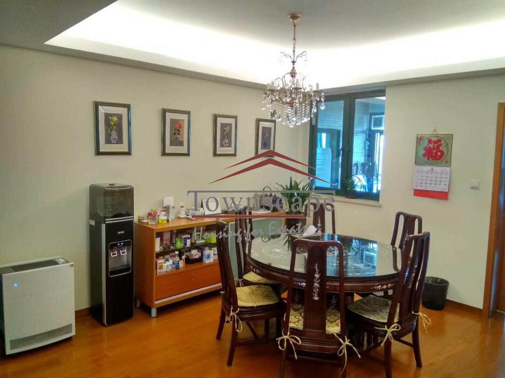  Family Apartment in Hongqiao near Metro Line 2