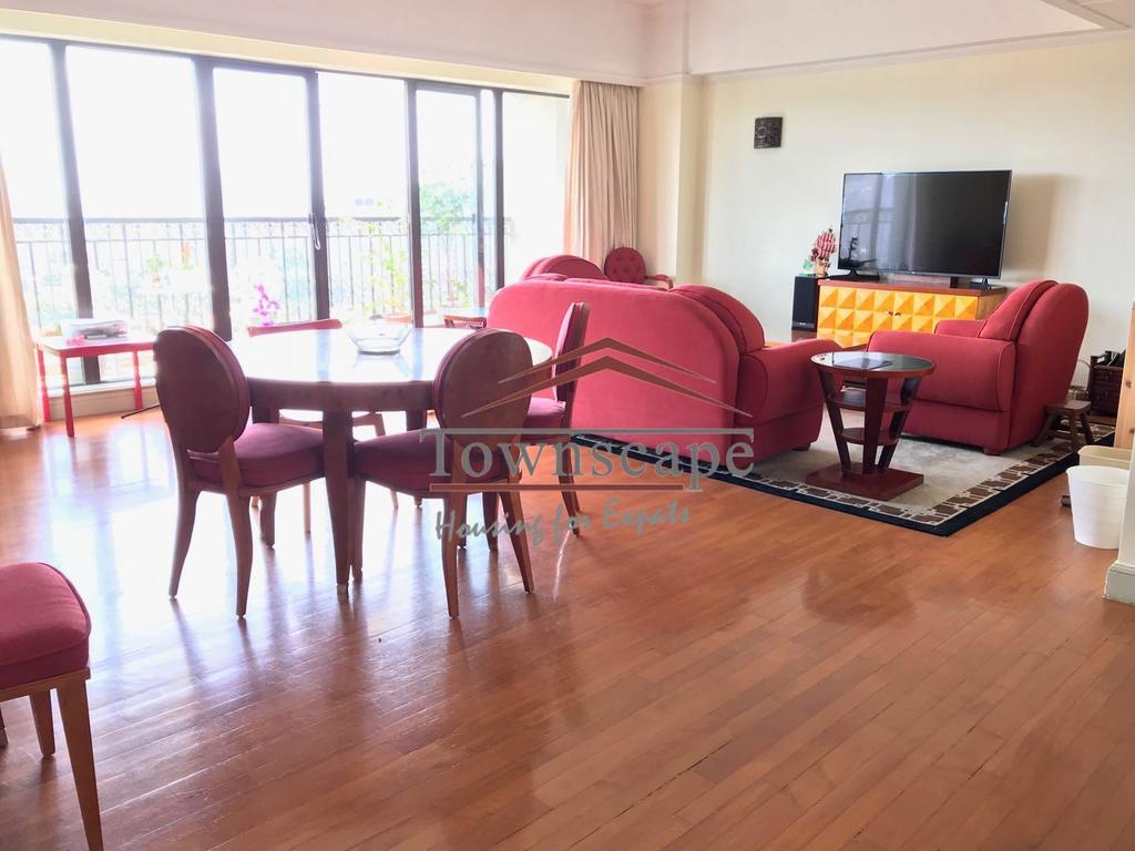  High-End 2BR Apartment in Hengshan Road