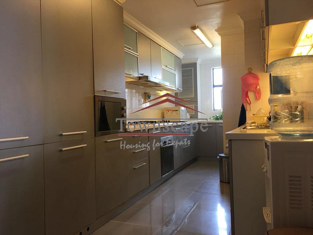  High-End 2BR Apartment in Hengshan Road