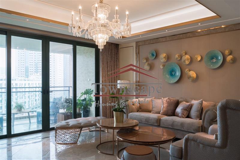  Spectacular 4BR Apartment in Hongqiao near Metro Line 2