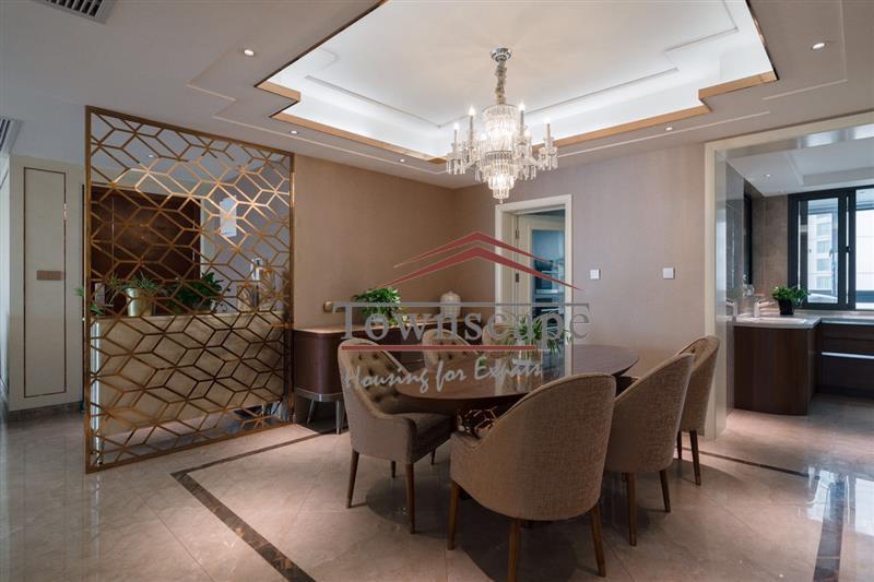  Spectacular 4BR Apartment in Hongqiao near Metro Line 2