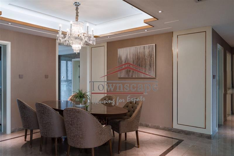  Spectacular 4BR Apartment in Hongqiao near Metro Line 2