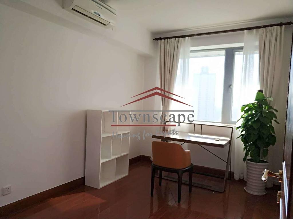  Sunny and Modern 3BR Apartment in Anfu Road