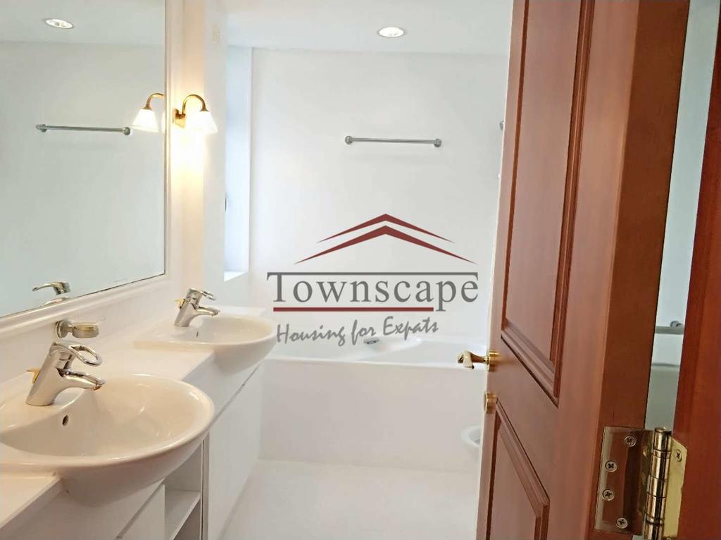  Sunny and Modern 3BR Apartment in Anfu Road