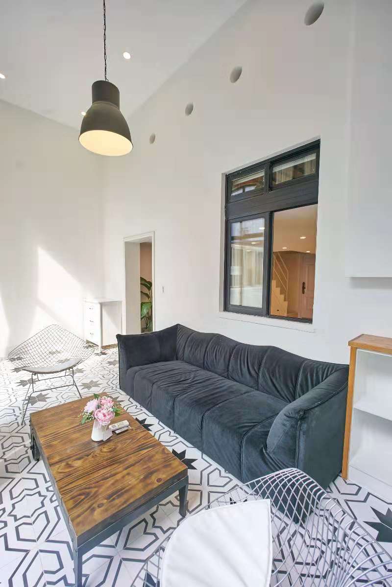  Great 2BR Apartment with 60sqm Terrace near The Bund