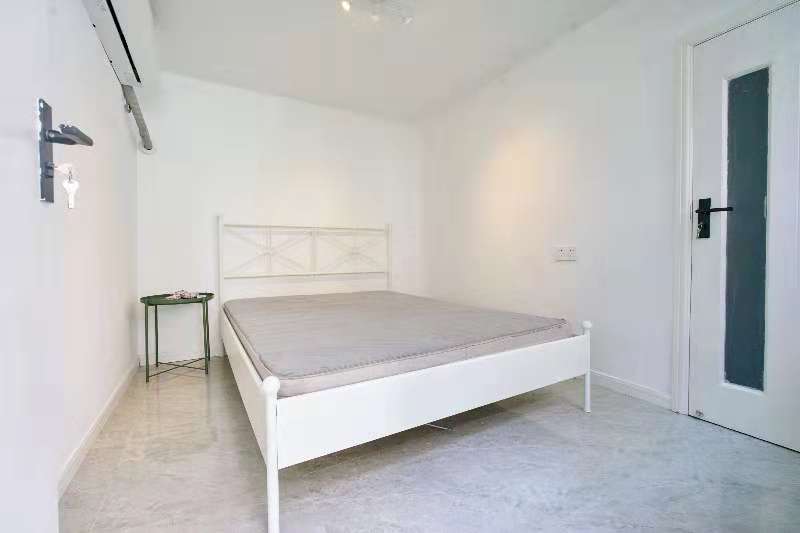  Great 2BR Apartment with 60sqm Terrace near The Bund