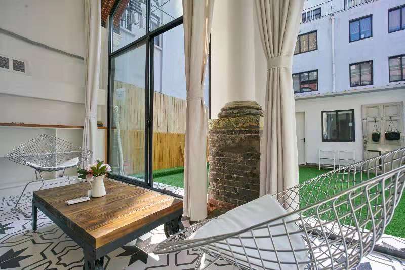  Great 2BR Apartment with 60sqm Terrace near The Bund