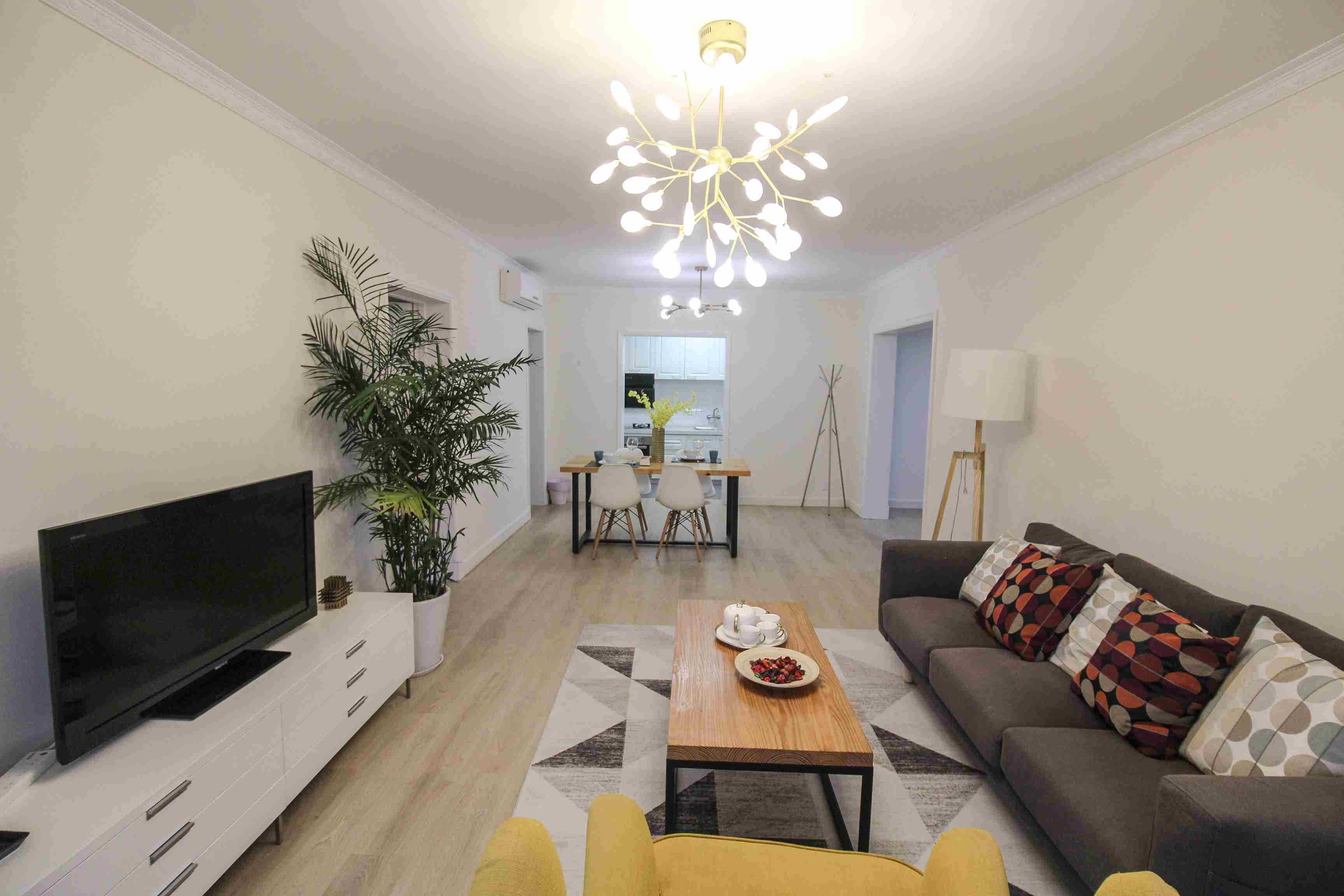  Spacious 2BR Apartment in Xintiandi