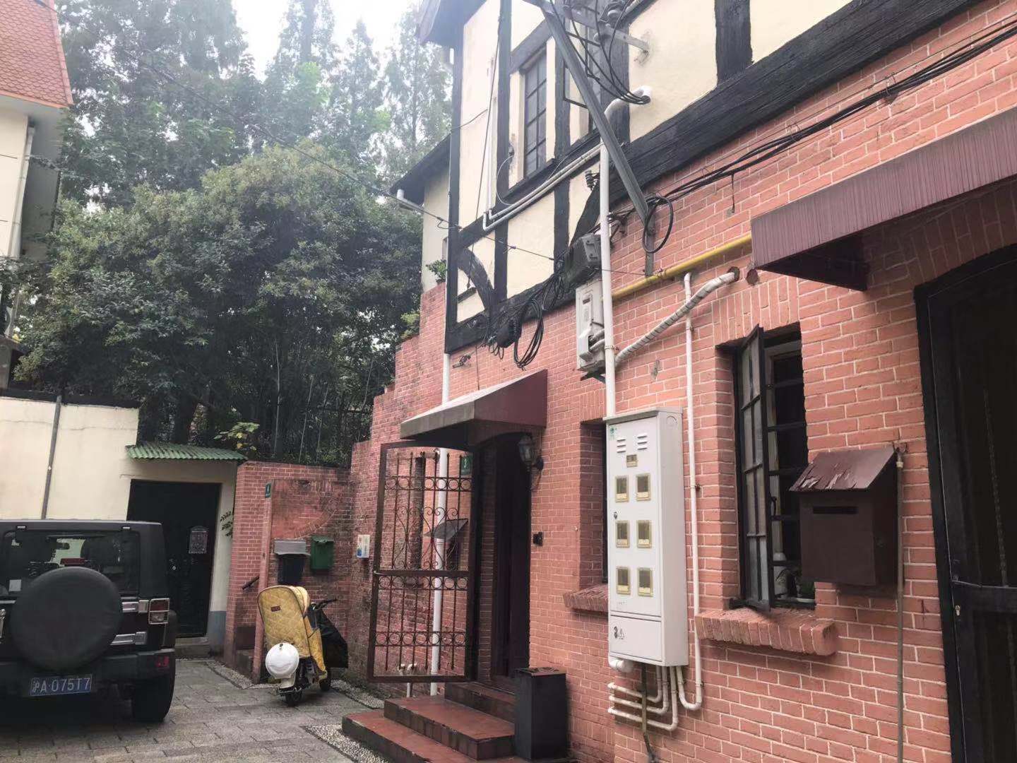  3-Bed House with 200sqm Garden in Former French Concession