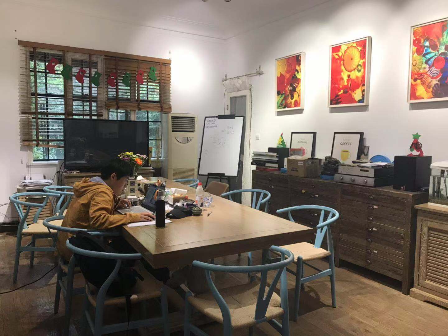 3Bed House with 200sqm Garden in Former French ConcessionApartments