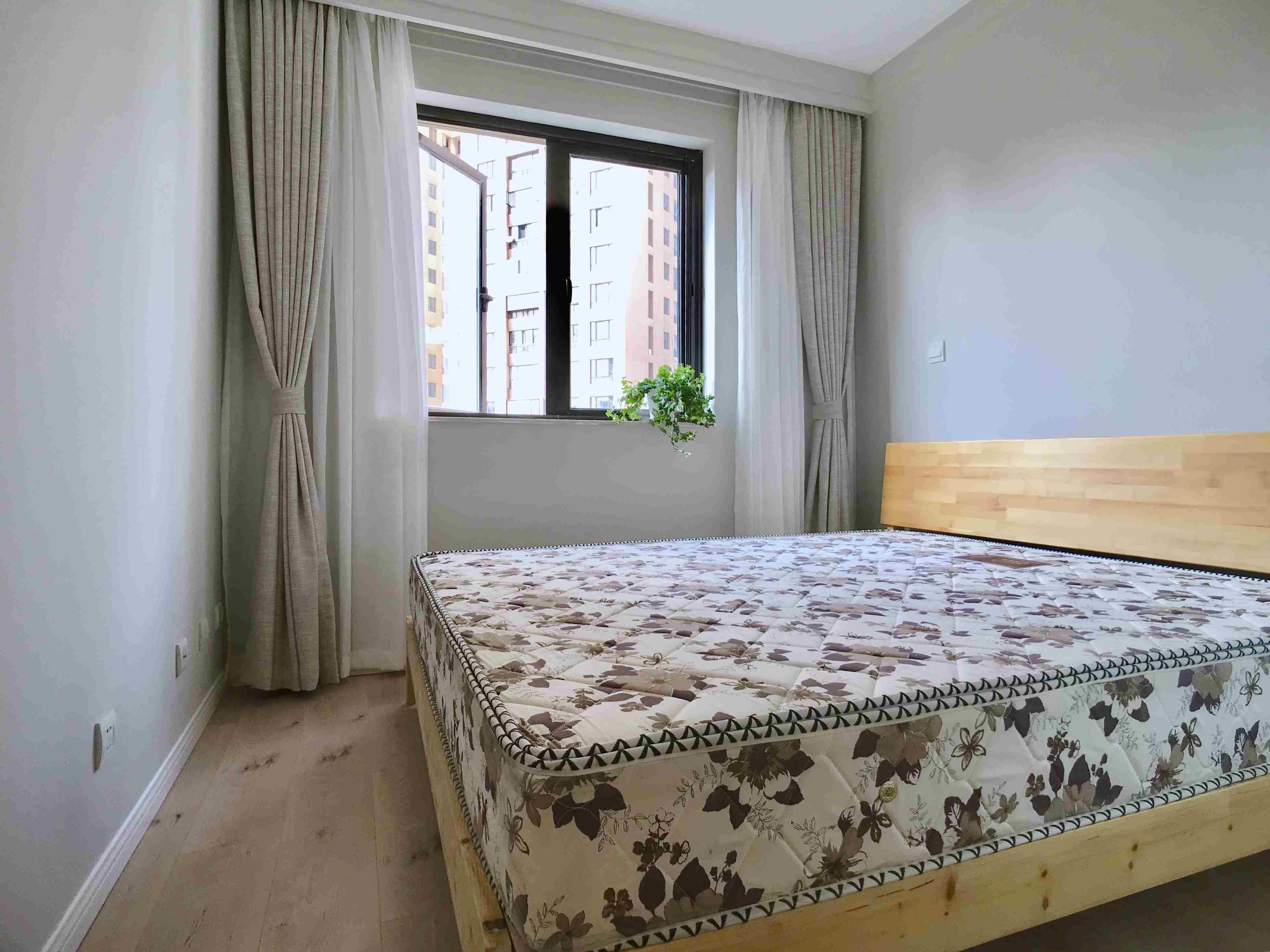  New 3BR Apartment w/ Floor-Heating in Laoximen