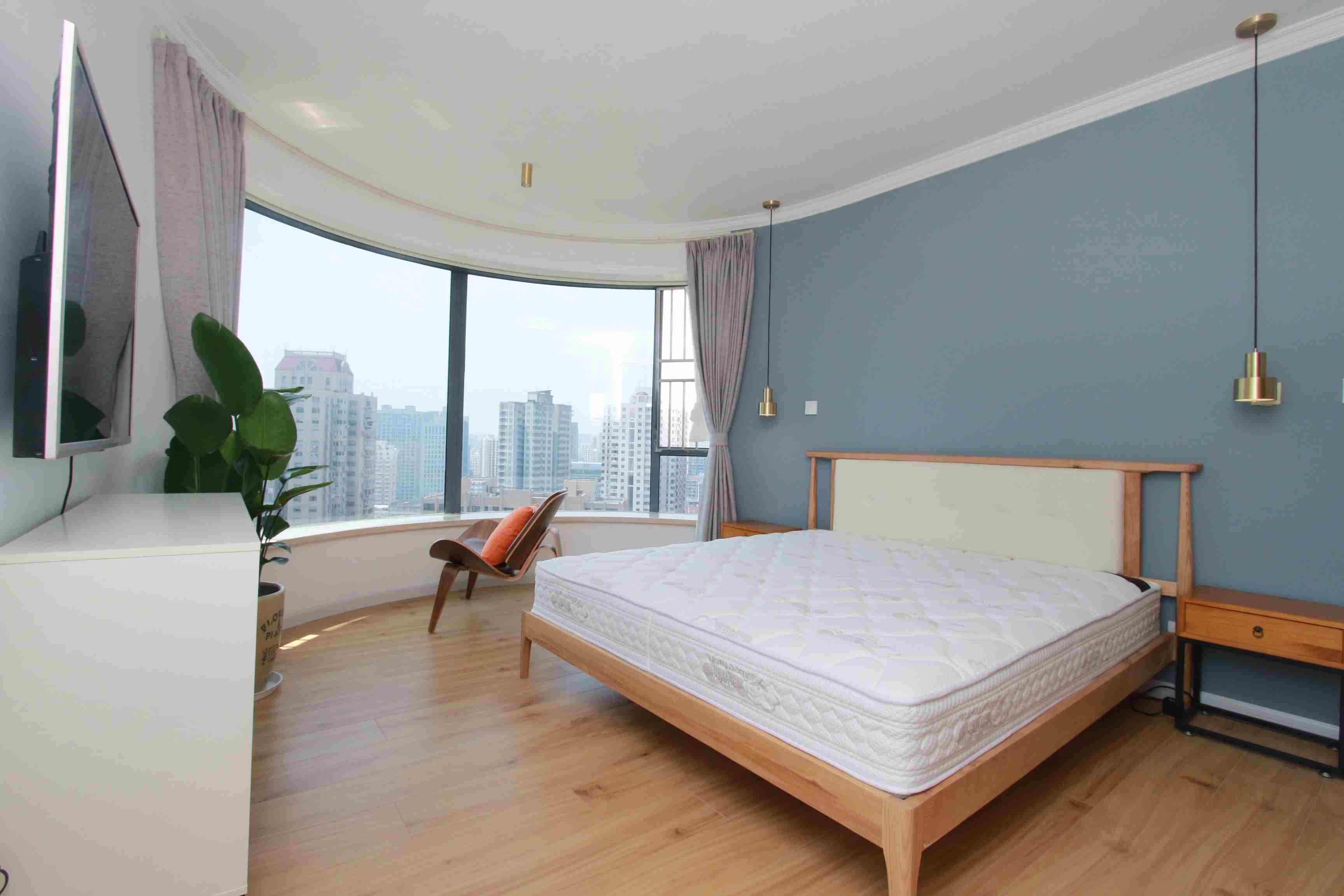  High-End 2BR Apartment next to West Nanjing Road Metro station