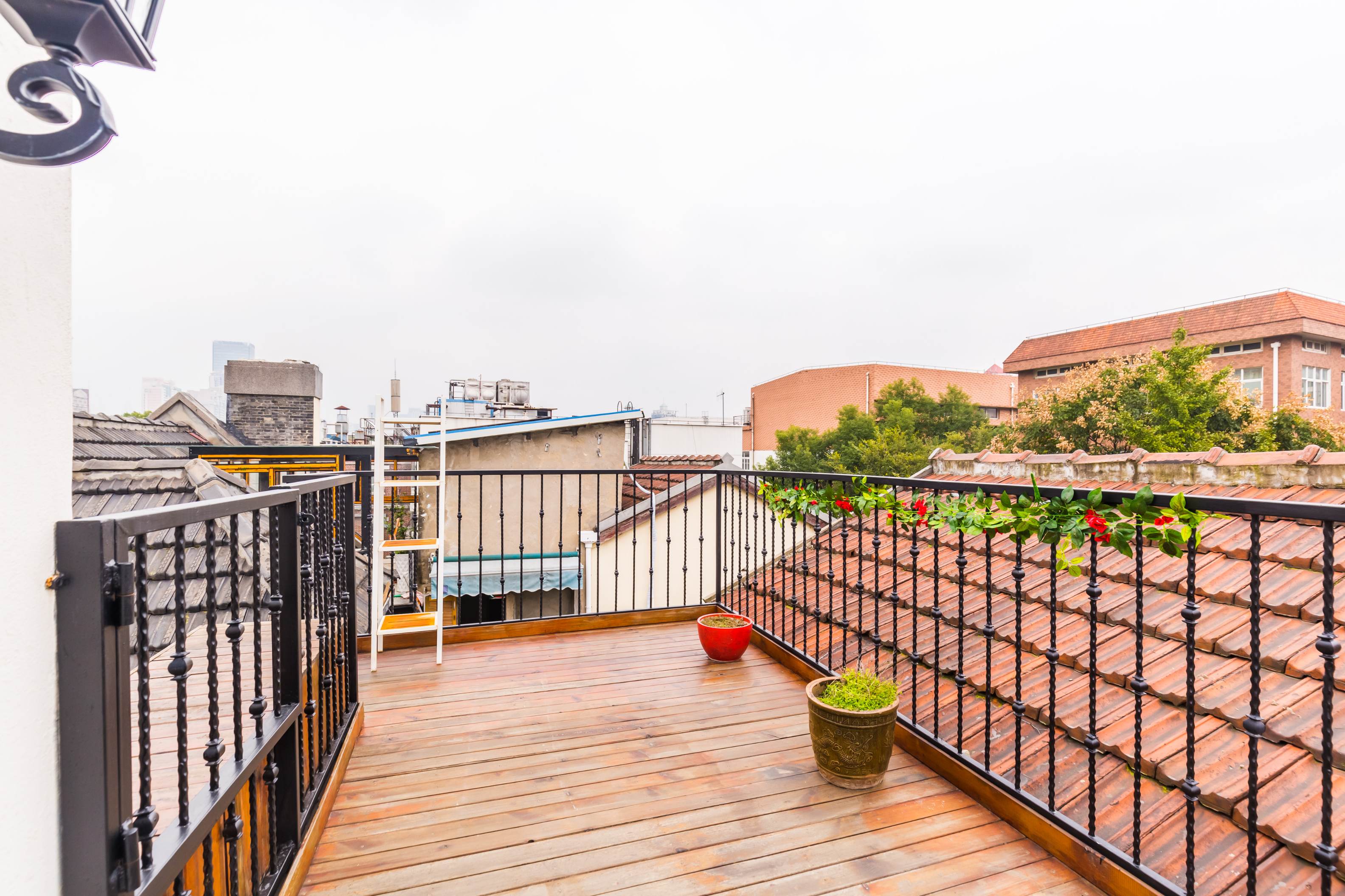  2BR Lane House in FFC w/Wall-Heating and Roof Terrace