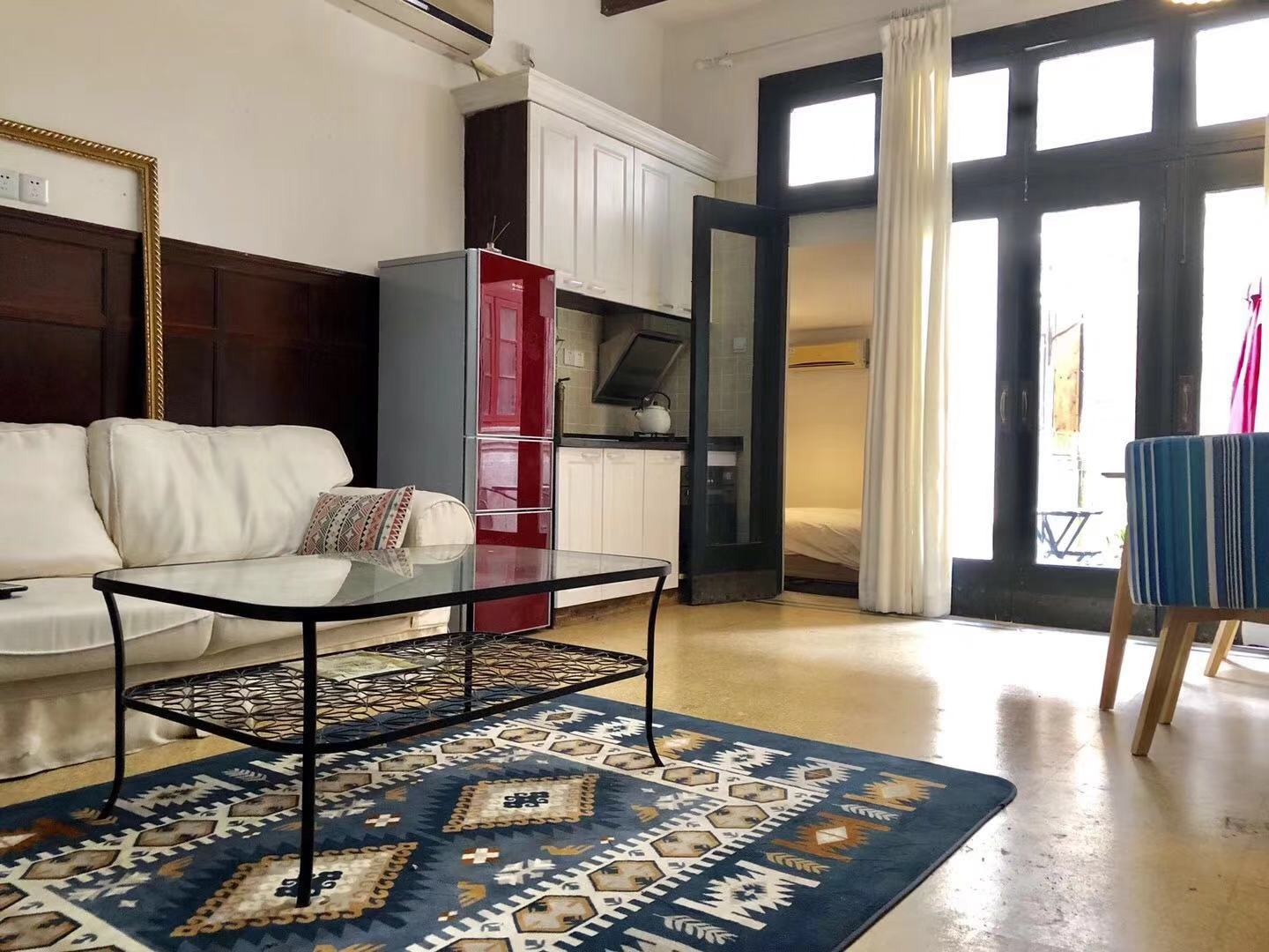  1BR Old Apartment with Garden nr West Nanjing Road