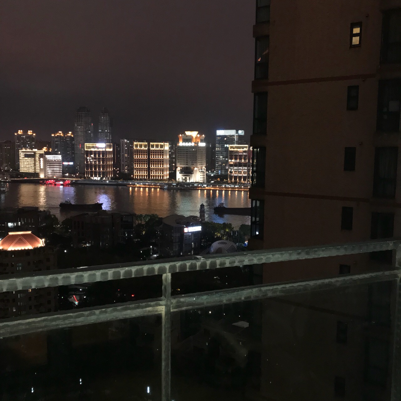  3BR Apartment in Lujiazui with River View