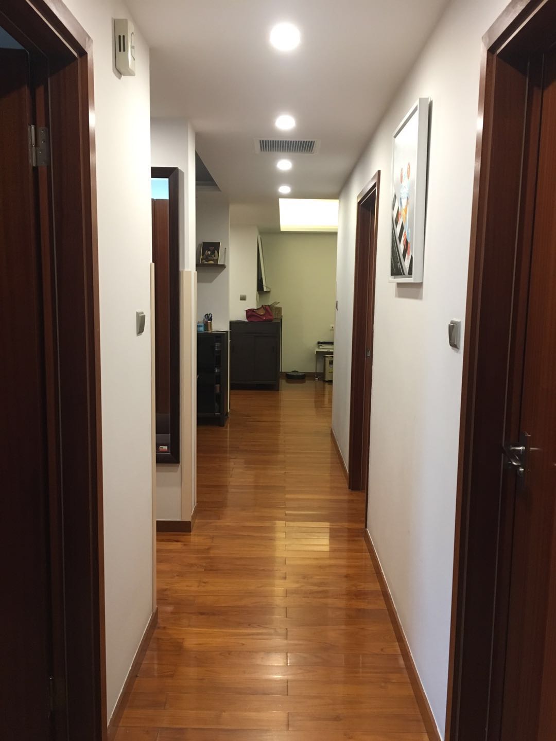 APARTMENT FOR RENT IN SHANGHAI Yanlord-Puxi Renovated Spacious Apartment for Rent in Shanghai