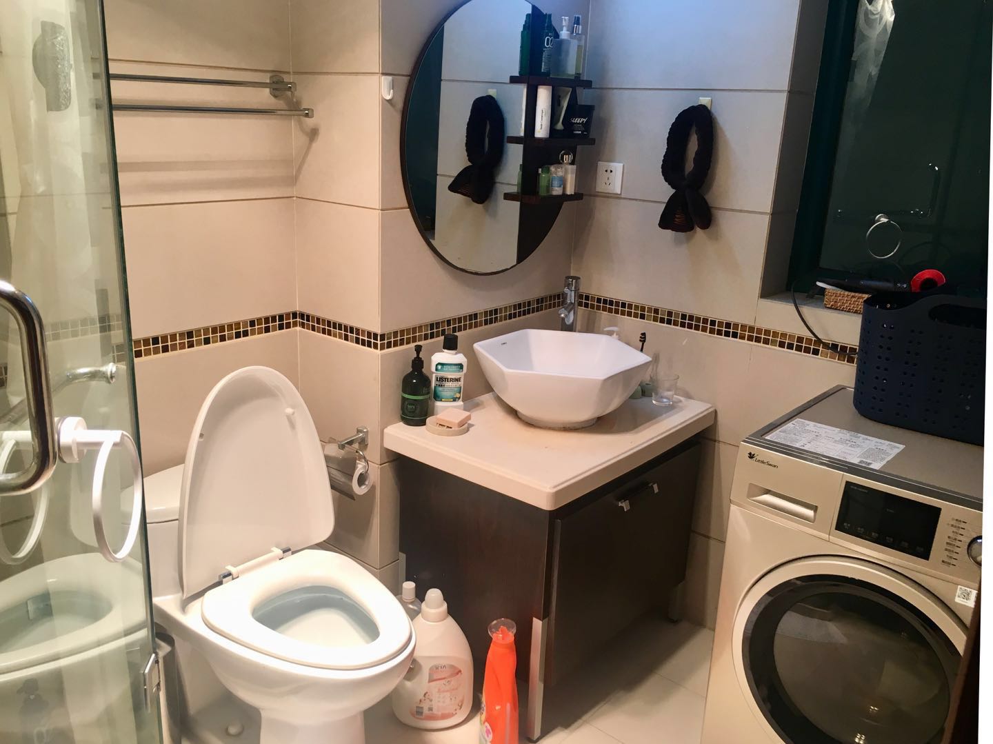 shower Apartment ON Zhongshan Park for Rent in Shanghai