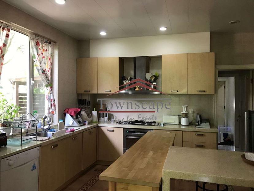 large kitchen Villa in Qingpu near German and French Schools