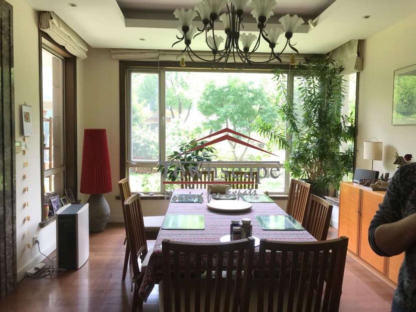 large dining room Villa in Qingpu near German and French Schools