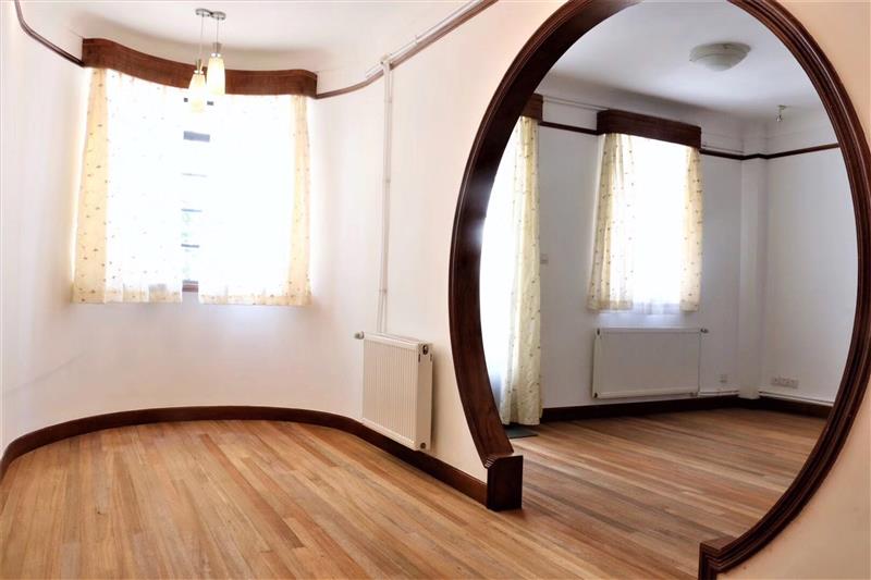 circle arch  Bright 300sqm 4F FFC Lane House for Rent in Shanghai.